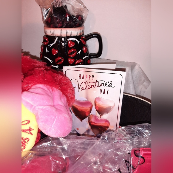 Pink Monkey and Panties V-Day gift set - Picture 6 of 9